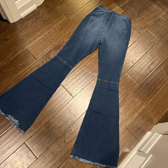 Fashion Nova flare jean - Picture 2 of 3